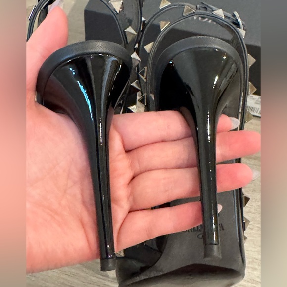 Valentino Garavani Rockstud Noir Black Ankle Strap 100mm in Patent sz 37 - Picture 6 of 8